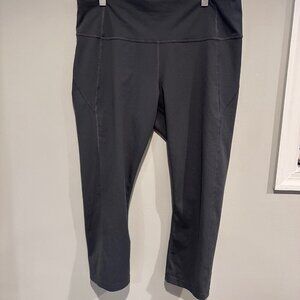Under Armour UA HeatGear Reflect Hi-Rise Crop Leggings